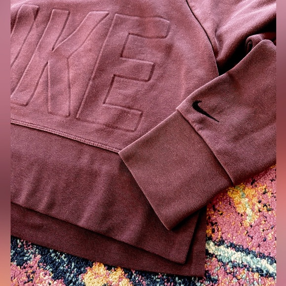 🔥Nike | Women's Burgundy ‘Versa’ Embossed Logo Cropped Sweatshirt, side slits, M - Picture 10 of 15